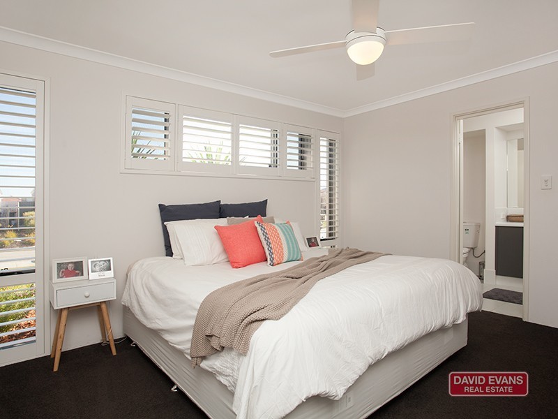 6 Dietes View, Sinagra WA 6065