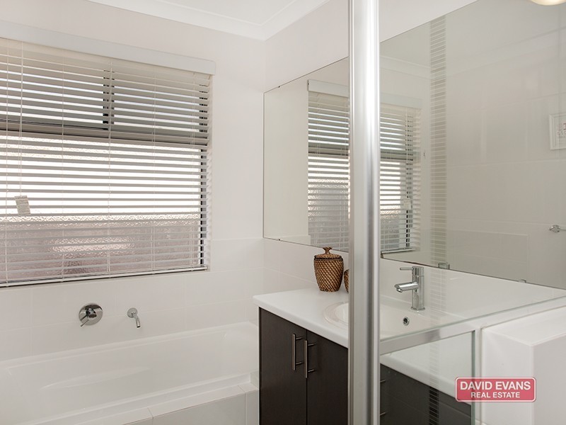 6 Dietes View, Sinagra WA 6065