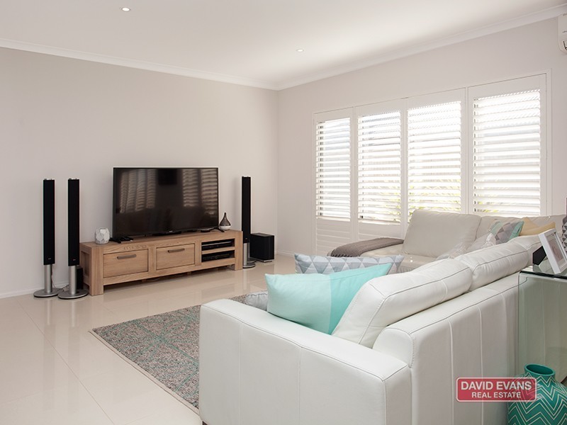 6 Dietes View, Sinagra WA 6065