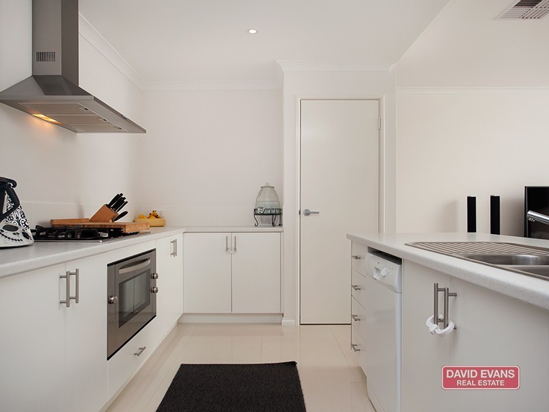 6 Dietes View, Sinagra WA 6065