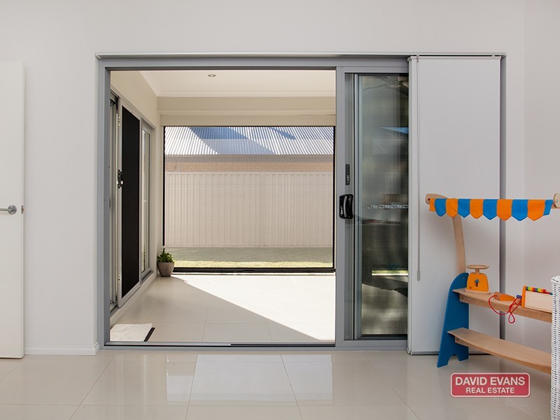 6 Dietes View, Sinagra WA 6065