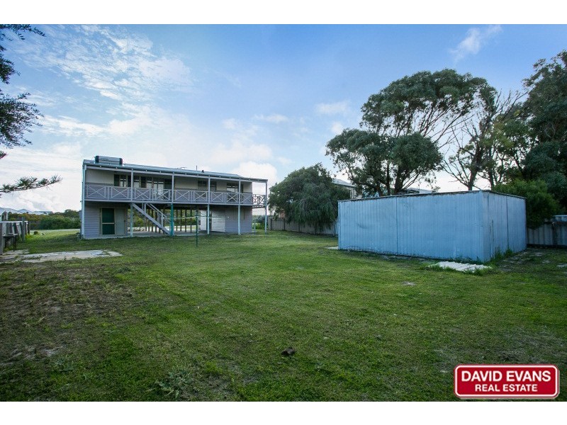 7 Robertson Road, Ledge Point WA 6043