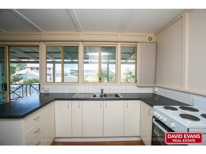 7 Robertson Road, Ledge Point WA 6043