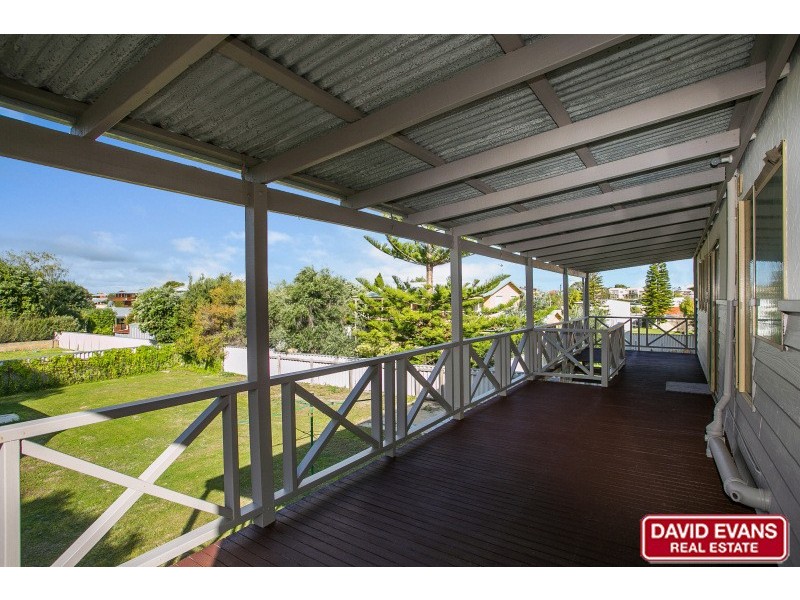 7 Robertson Road, Ledge Point WA 6043