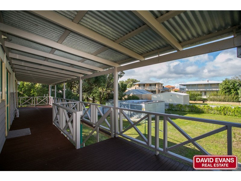 7 Robertson Road, Ledge Point WA 6043