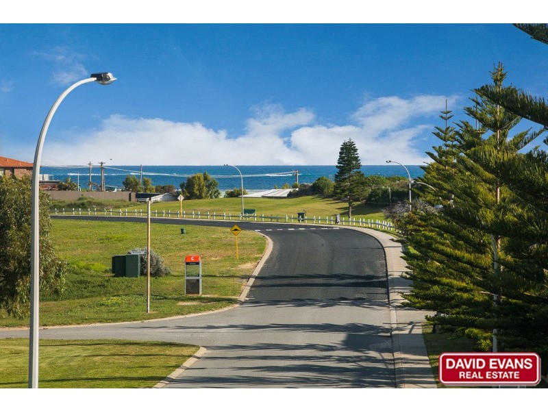 7 Robertson Road, Ledge Point WA 6043