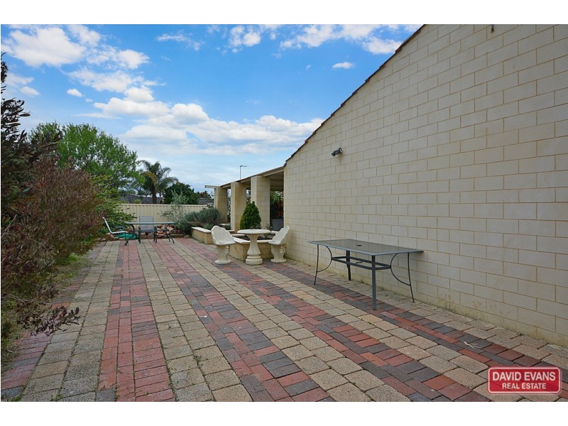 11 Barndie Way, Wanneroo WA 6065