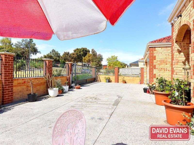 21 Brightlands Circuit, Carramar WA 6031