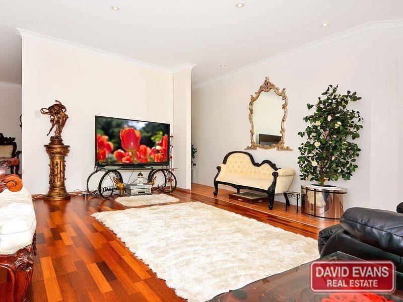 21 Brightlands Circuit, Carramar WA 6031