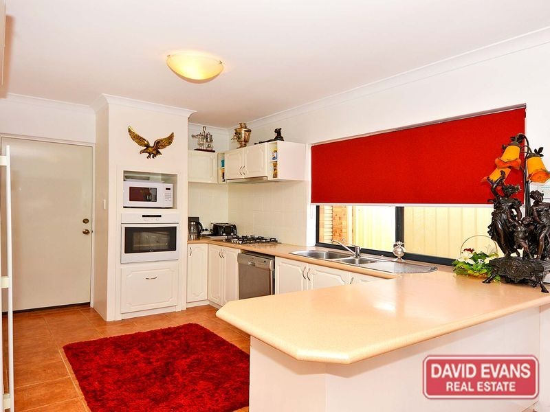 21 Brightlands Circuit, Carramar WA 6031