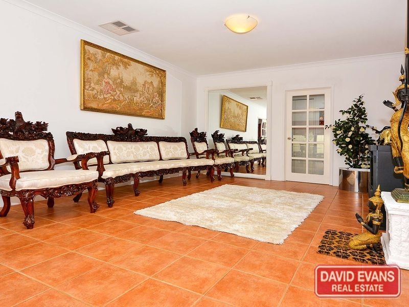 21 Brightlands Circuit, Carramar WA 6031