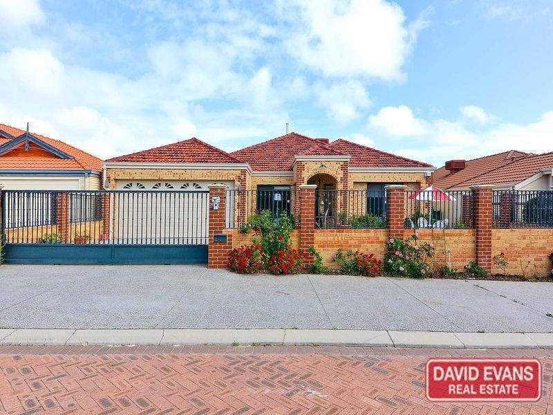 21 Brightlands Circuit, Carramar WA 6031