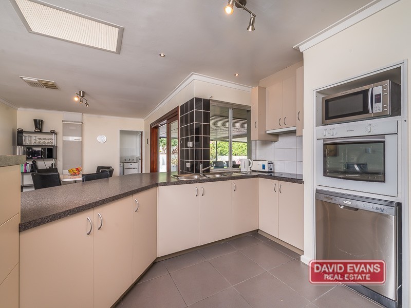 82 Civic Drive, Wanneroo WA 6065