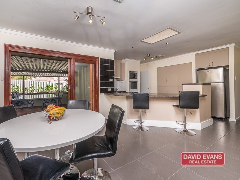 82 Civic Drive, Wanneroo WA 6065