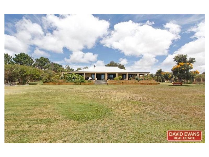 35 Fairway Court, Woodridge WA 6041