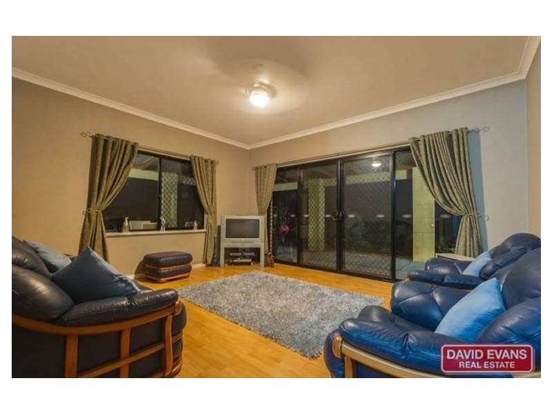 35 Fairway Court, Woodridge WA 6041