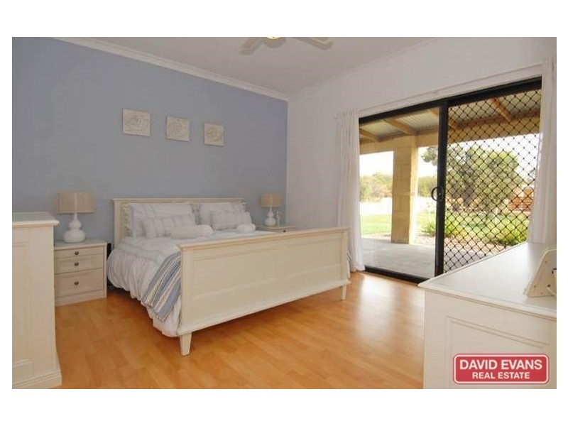 35 Fairway Court, Woodridge WA 6041