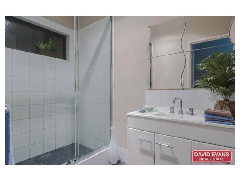 35 Fairway Court, Woodridge WA 6041