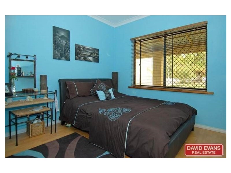 35 Fairway Court, Woodridge WA 6041