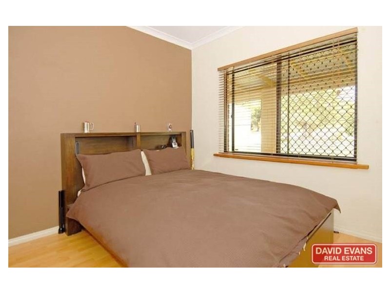 35 Fairway Court, Woodridge WA 6041