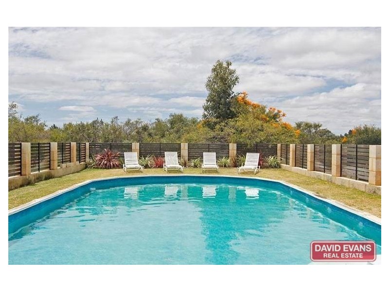 35 Fairway Court, Woodridge WA 6041