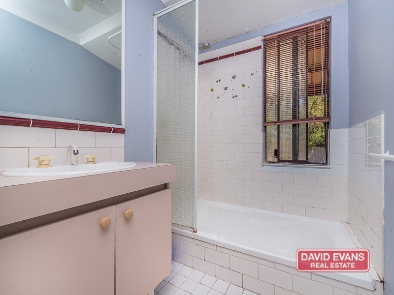 50 Elliot Road, Hocking WA 6065