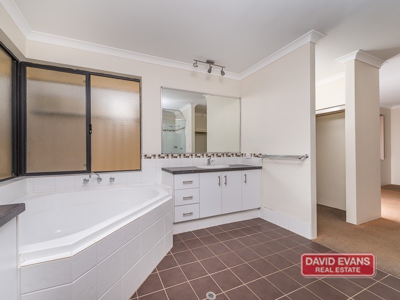 12 Fennell Rise, Darch WA 6065