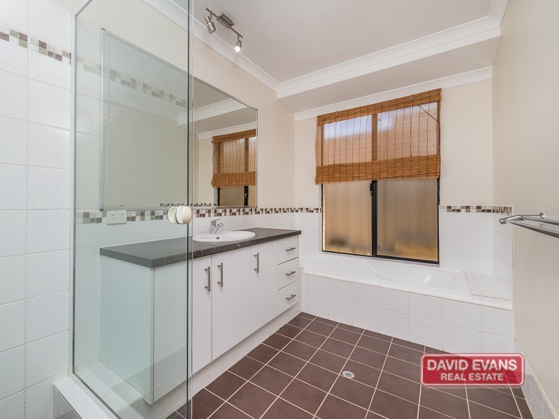 12 Fennell Rise, Darch WA 6065