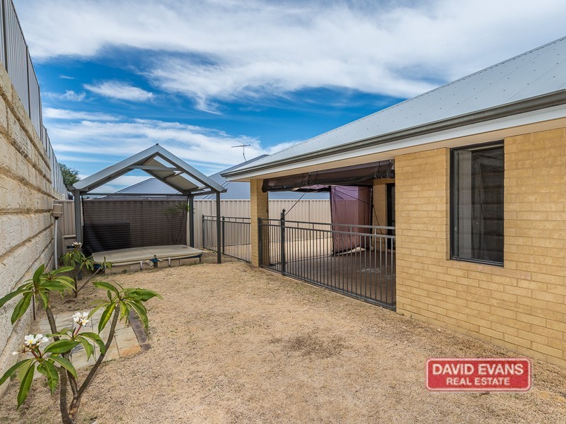 12 Fennell Rise, Darch WA 6065