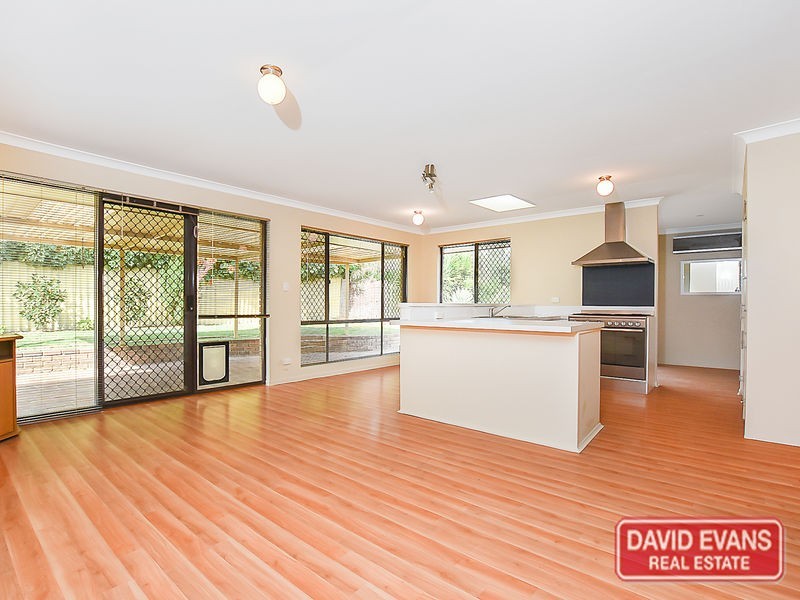 20 Dandaloo Crescent, Wanneroo WA 6065