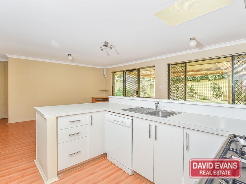 20 Dandaloo Crescent, Wanneroo WA 6065