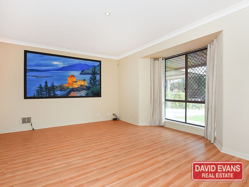 20 Dandaloo Crescent, Wanneroo WA 6065
