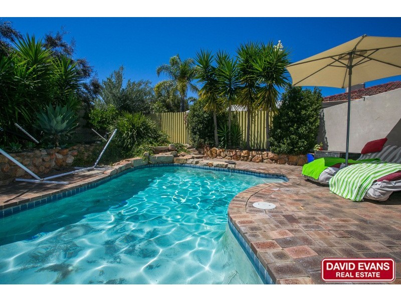 20 Dandaloo Crescent, Wanneroo WA 6065