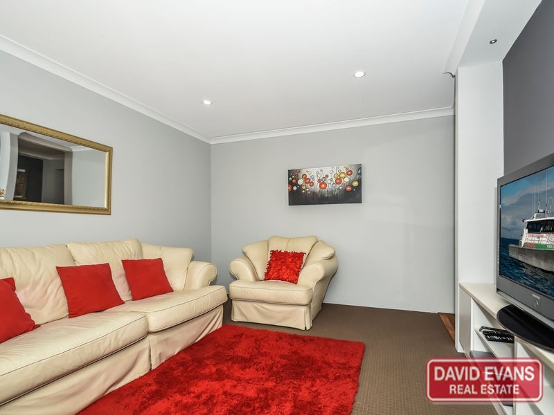 10 Dietes View, Sinagra WA 6065