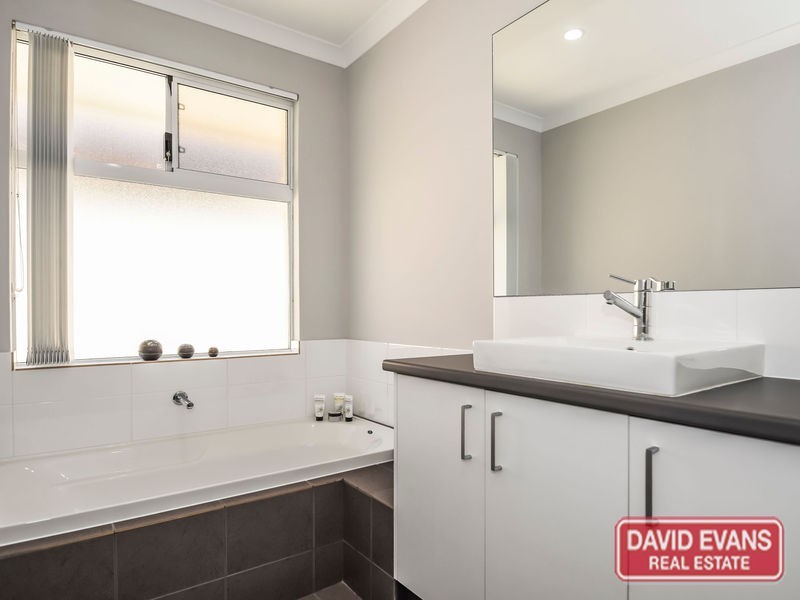 10 Dietes View, Sinagra WA 6065