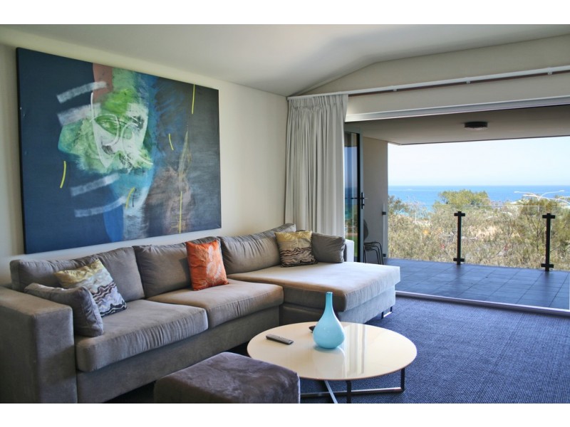 8/10 Oceanside Promenade, Mullaloo WA 6027