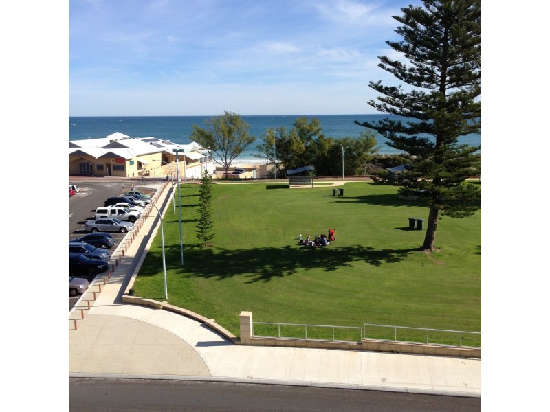 8/10 Oceanside Promenade, Mullaloo WA 6027