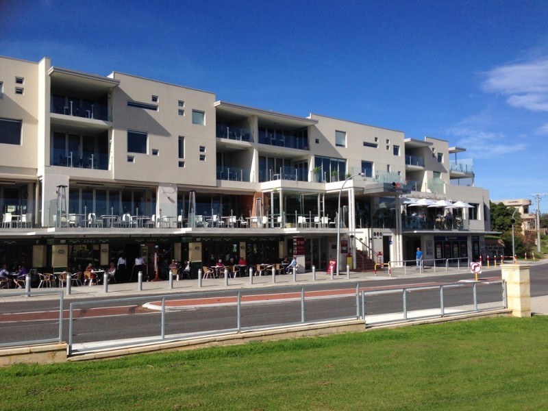 1/10 Oceanside Promenade, Mullaloo WA 6027