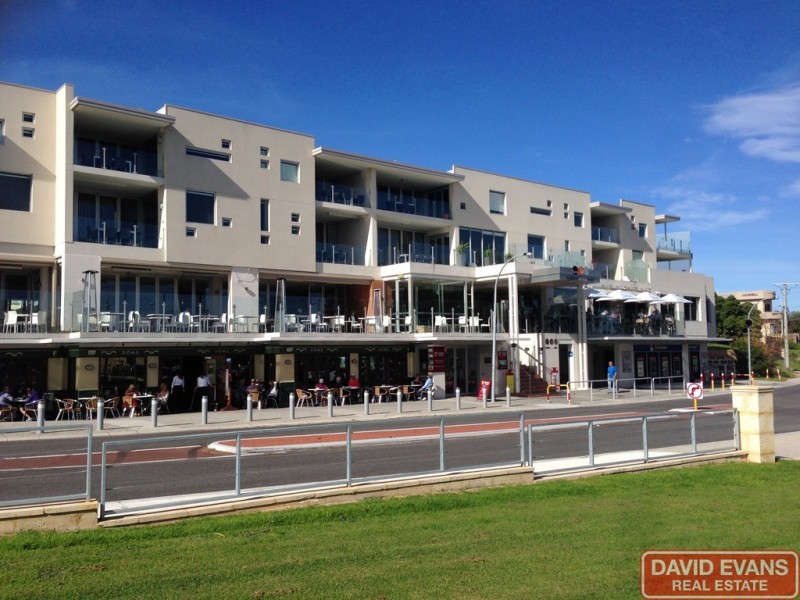 2/10 Oceanside Promenade, Mullaloo WA 6027