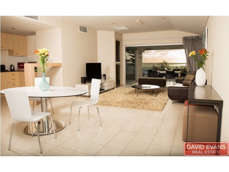 2/10 Oceanside Promenade, Mullaloo WA 6027