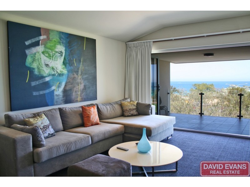 2/10 Oceanside Promenade, Mullaloo WA 6027