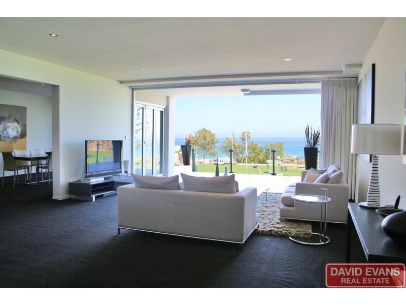 2/10 Oceanside Promenade, Mullaloo WA 6027