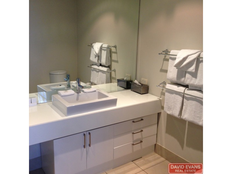 2/10 Oceanside Promenade, Mullaloo WA 6027