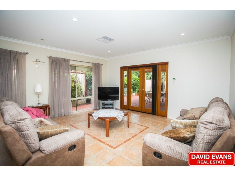 3 Renner Circle, Wanneroo WA 6065