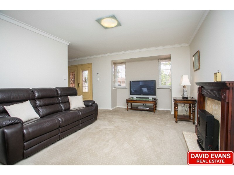 11 Wardong Place, Wanneroo WA 6065