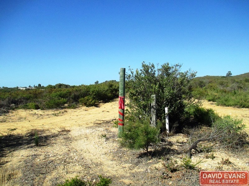 82 Indiana Crescent, Karakin WA 6044