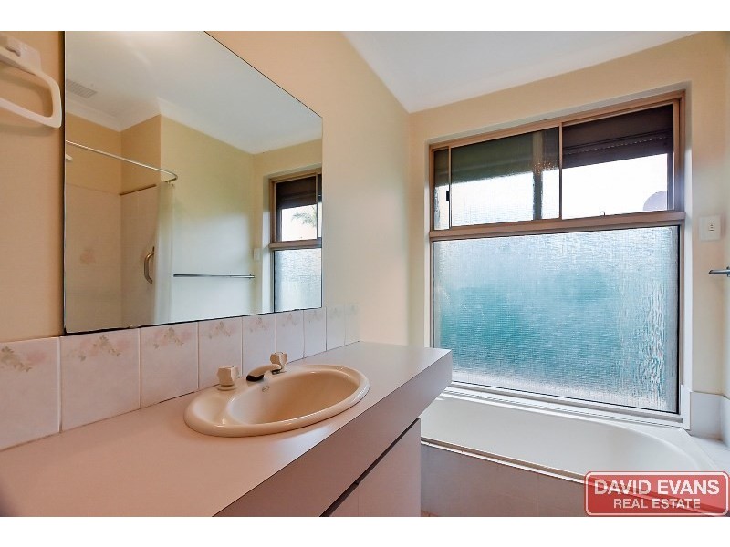 16 Ludlow Mews, Ballajura WA 6066