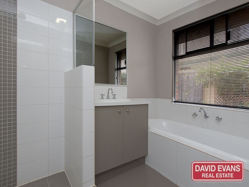 32 Beelara Way, Wanneroo WA 6065