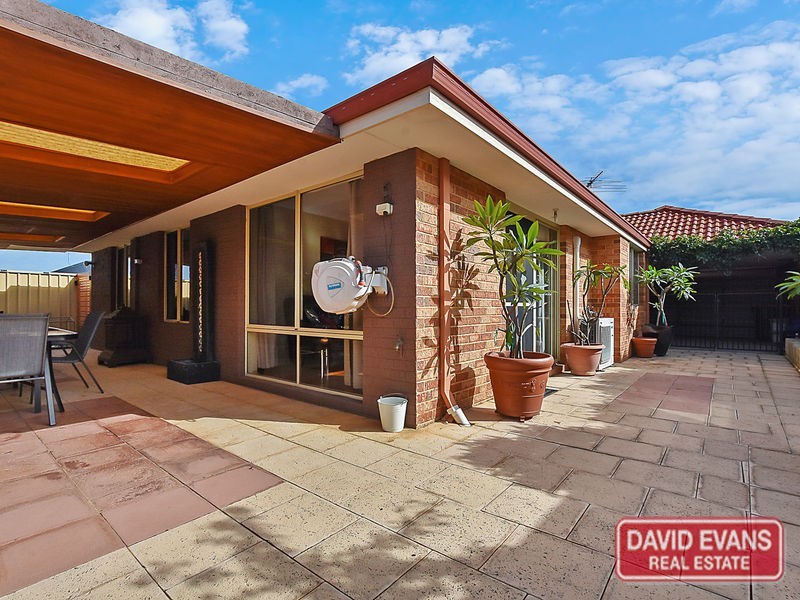11 Mulwarrie Circle, Wanneroo WA 6065