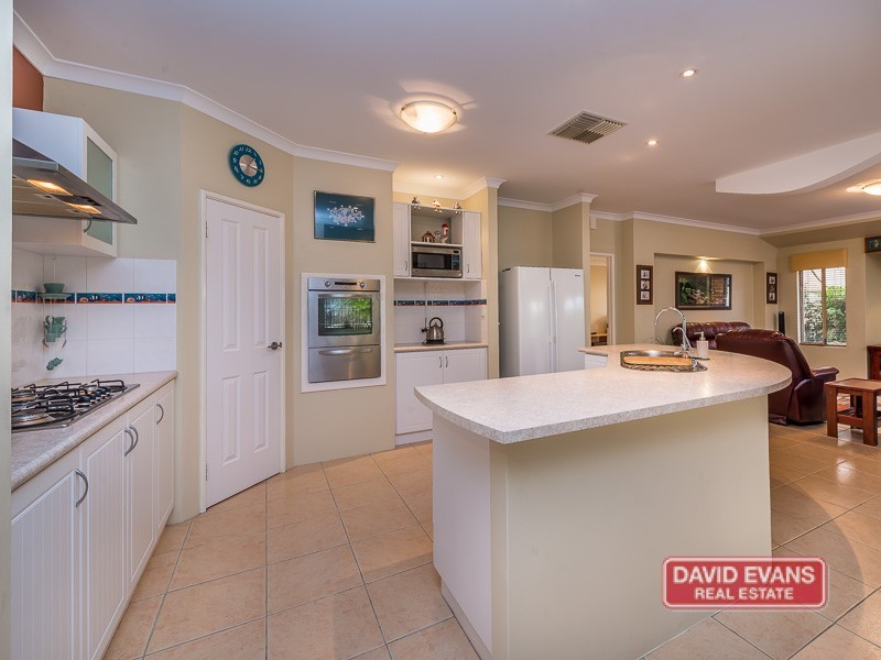 11 Boboli Way, Pearsall WA 6065